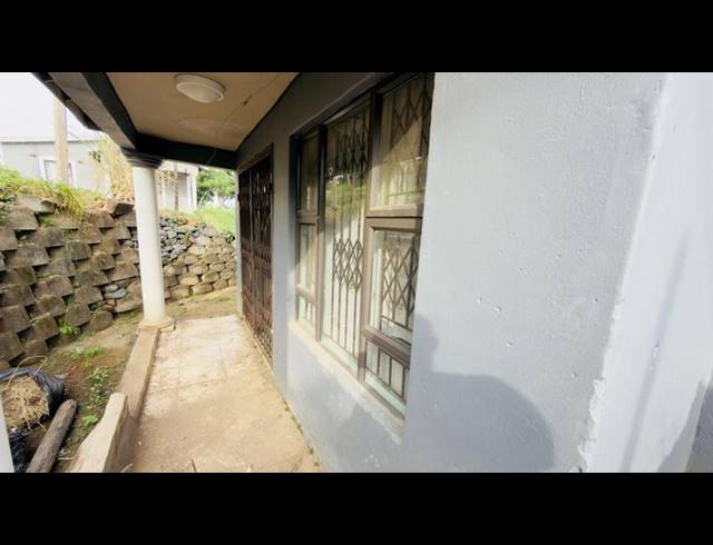 4 BEDROOM HOUSE FOR SALE IN KWAMASHU